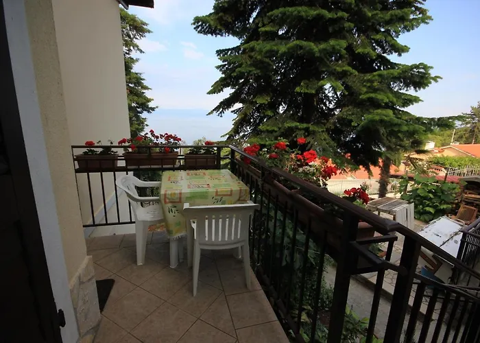 Apartments By The Sea Medveja, Opatija - 7924 Ловран